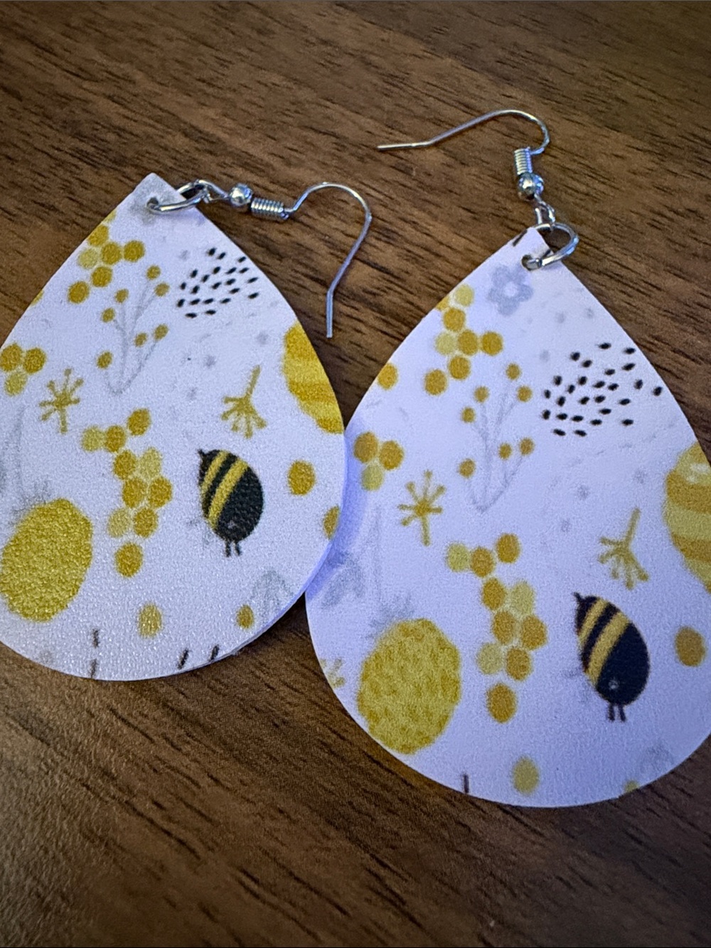 Teardrop Bee Print Earrings - White & Yellow Floral - Picture 4 of 5